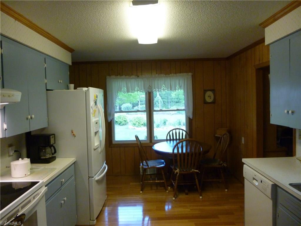 1476 Barker Road Roaring River, NC 28669 - Photo 5 of 29 Gallery Image 5