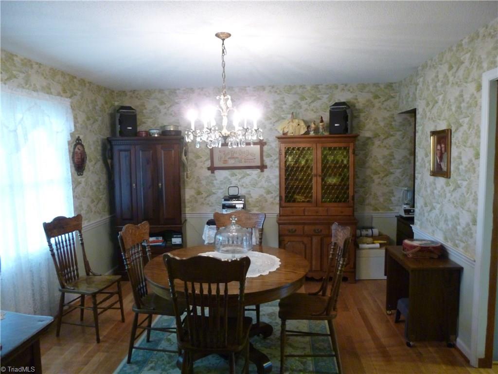 1476 Barker Road Roaring River, NC 28669 - Photo 7 of 29 Dining.