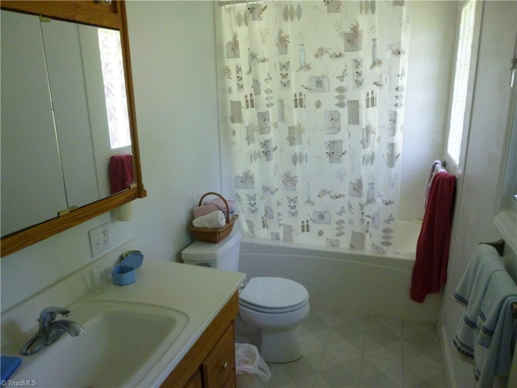 1476 Barker Road Roaring River, NC 28669 - Photo 9 of 29 Master Bath.