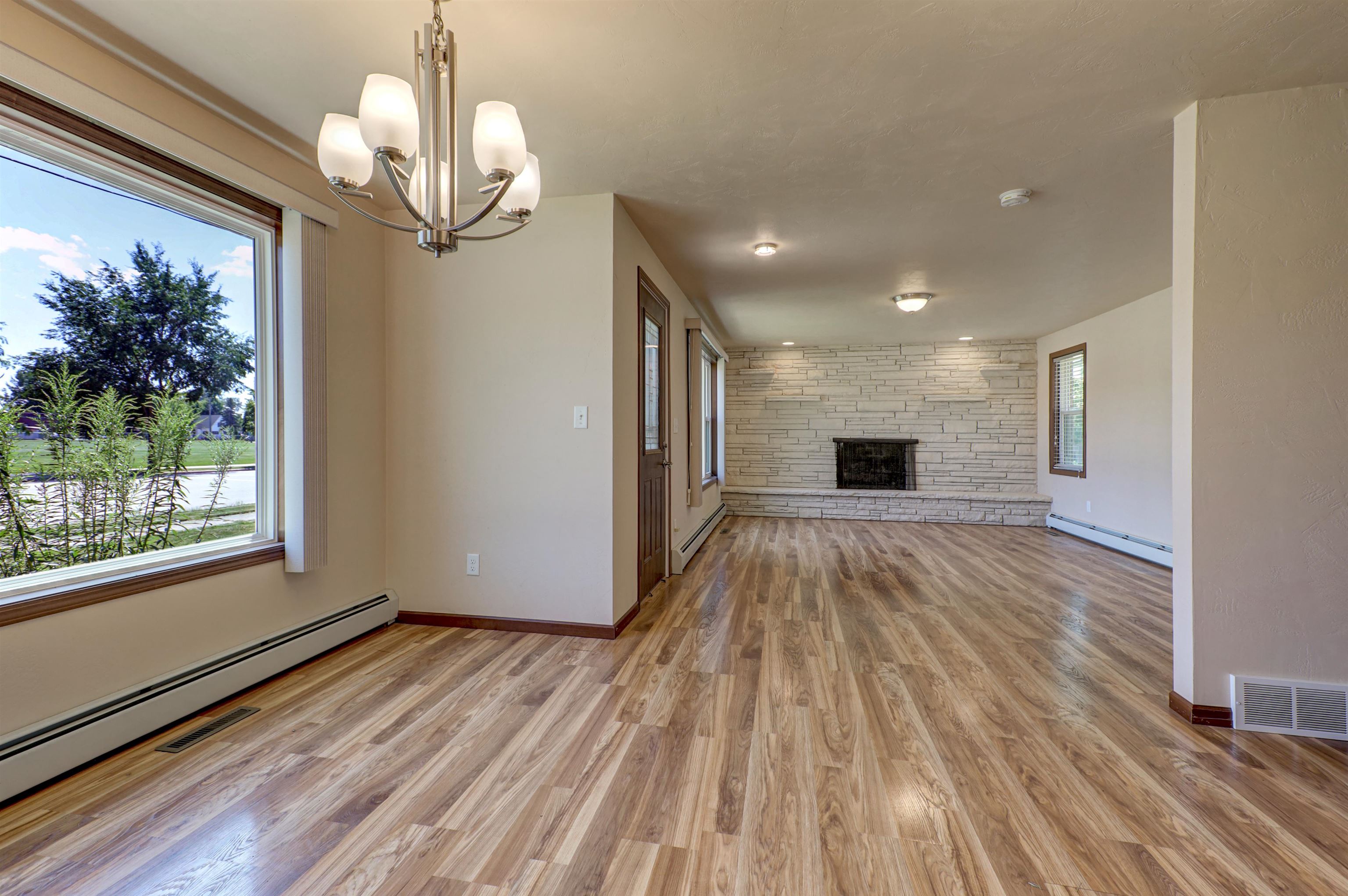 428 8th Street Menasha, WI 54952 - Photo 10 of 37