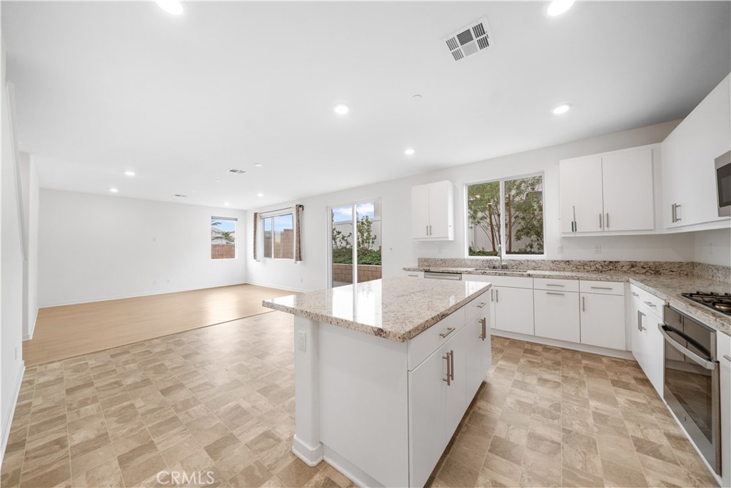 542 Colorado Drive Rialto, CA 92377 - Photo 18 of 68