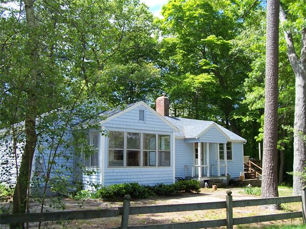 11 Fallon Point Hanson, MA 02341 - Photo 1 of 20 Gallery Image 1