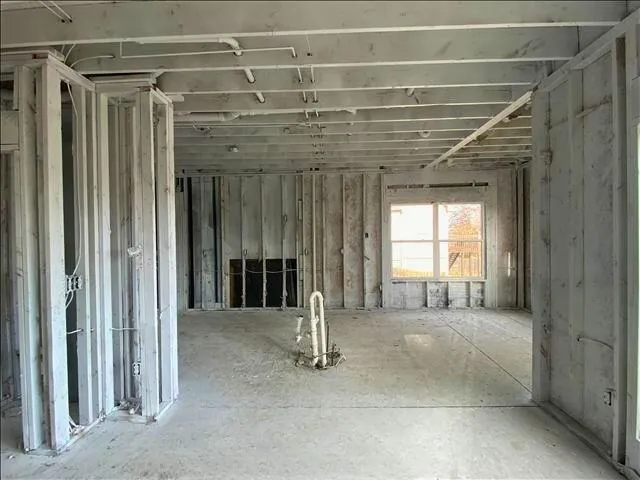 $219,900 | 8547 North Robinhood Avenue, Kansas City, MO 64154