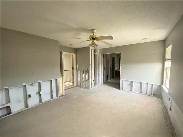 $219,900 | 8547 North Robinhood Avenue, Kansas City, MO 64154