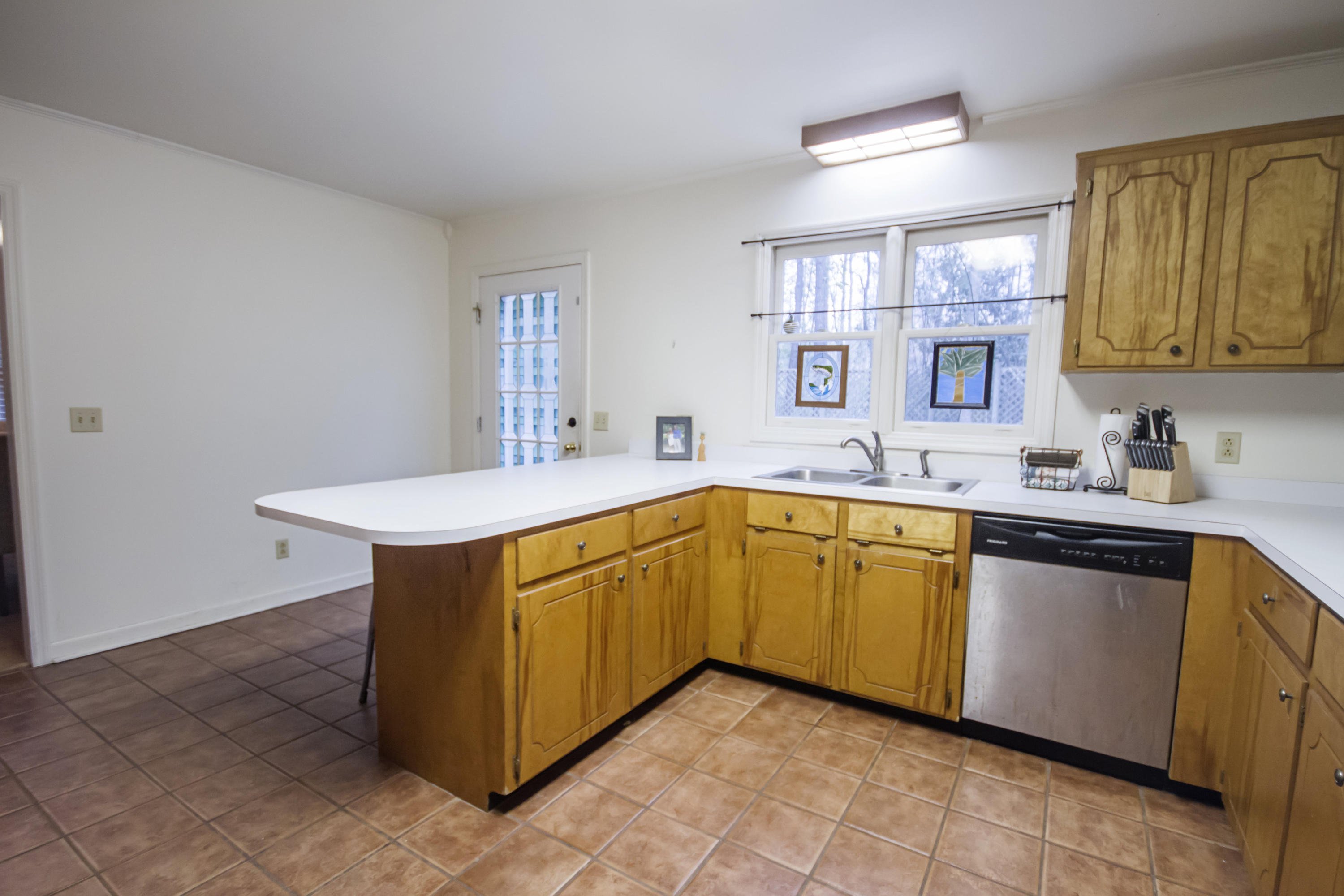 610 Lynnwood Road Walterboro, SC 29488 - Photo 15 of 44 610 Lynnwood Robin Harrison-0032
