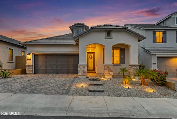 $735,000 | 628 West Silver Fox Way, Phoenix, AZ 85048