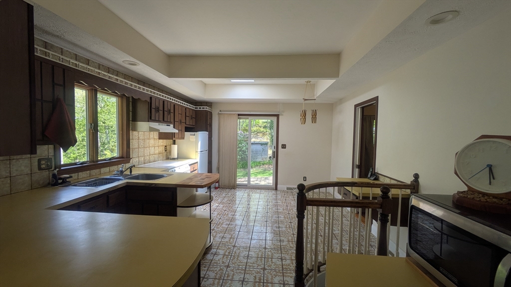 22 Vernon Street Boston, MA 02136 - Photo 6 of 24