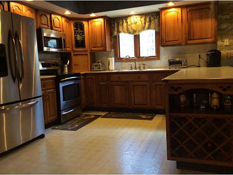 5 Morning Road Richmond, RI 02892 - Photo 3 of 25 Kitchen.