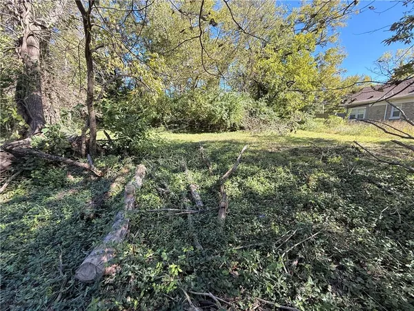 $10,000 | 4325 Wayne Avenue, Kansas City, MO 64110