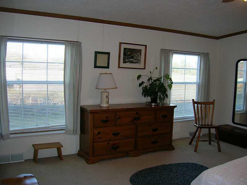 280 Lisbon Road Sabattus, ME 04280 - Photo 4 of 35 Living Room.