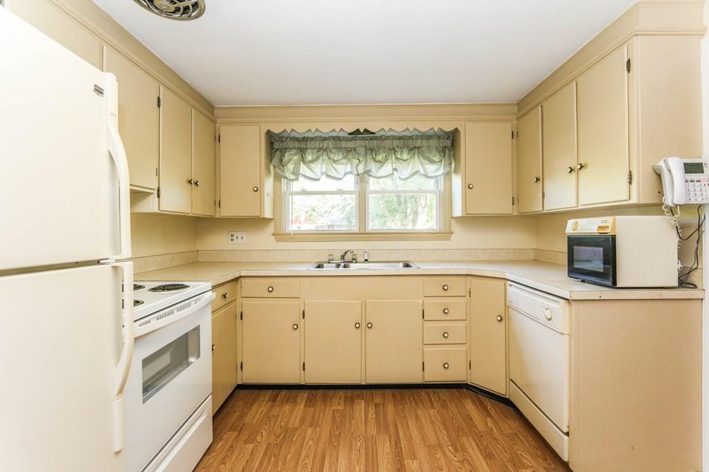 70 Jeffrey Road Springfield, MA 01119 - Photo 12 of 29