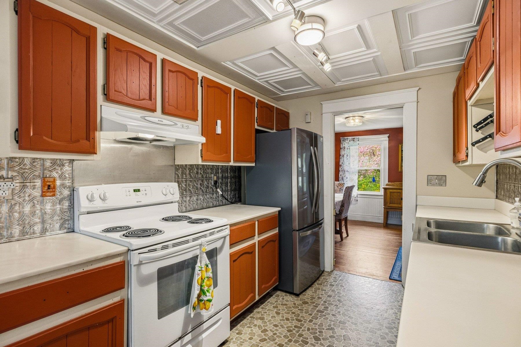 26 Edgewood Road Durham, NH 03824 - Photo 4 of 59