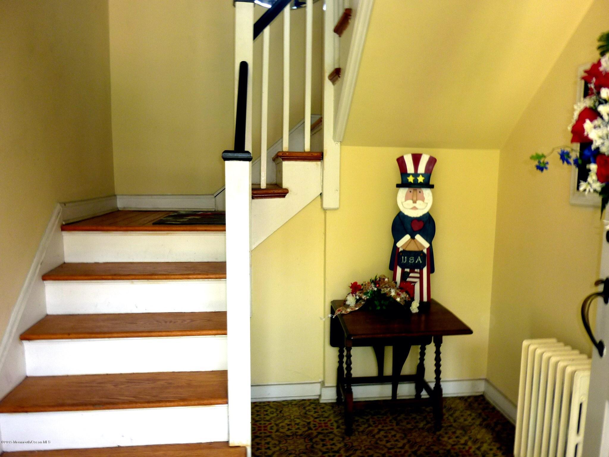 38 Pinckney Road, Unit D Red Bank, NJ 07701 - Photo 3 of 31 Hall Entrance