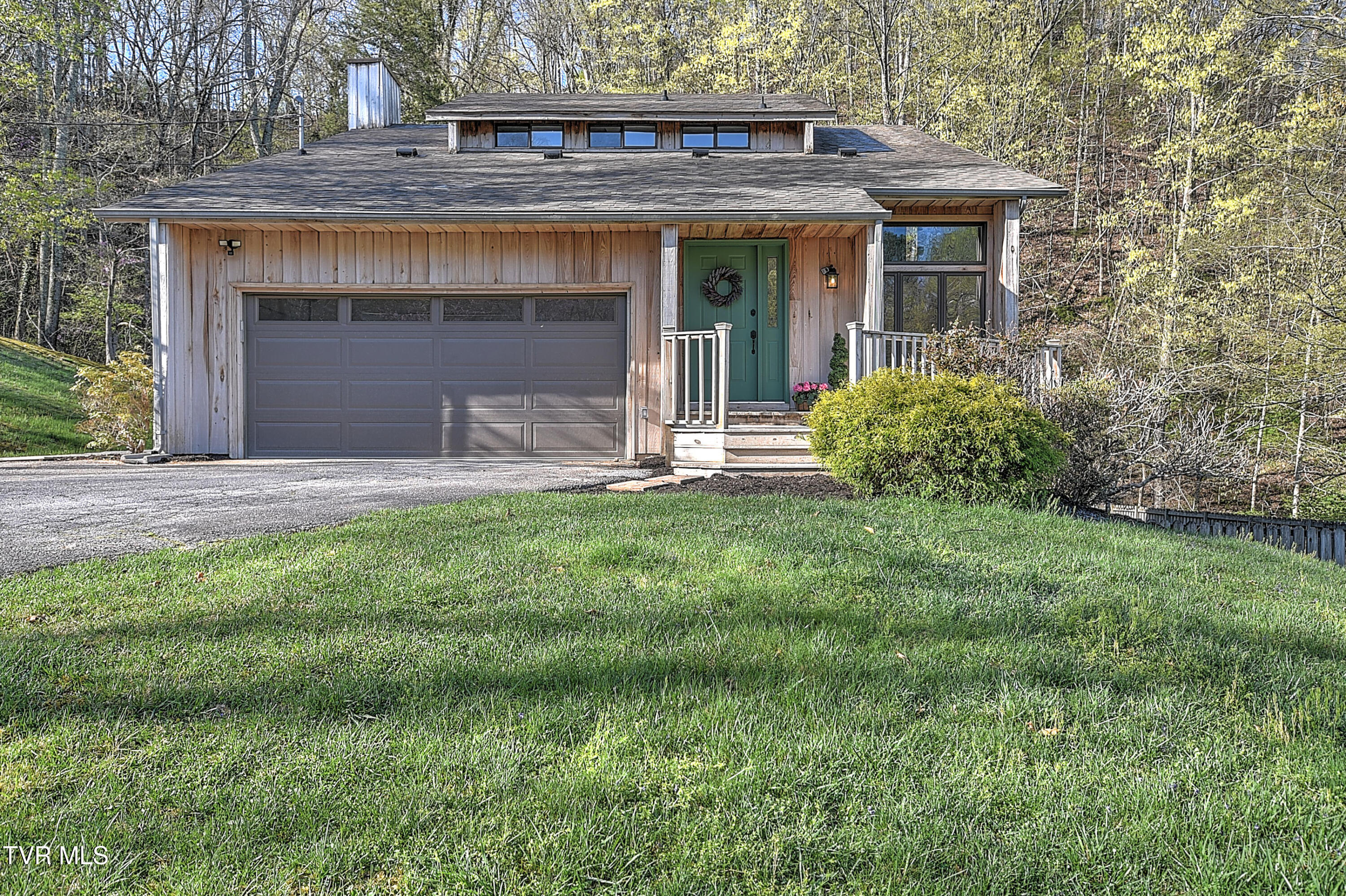 112 Hidden Valley Road Bristol, TN 37620 - Photo 1 of 74 112 Hidden Valley KB-8