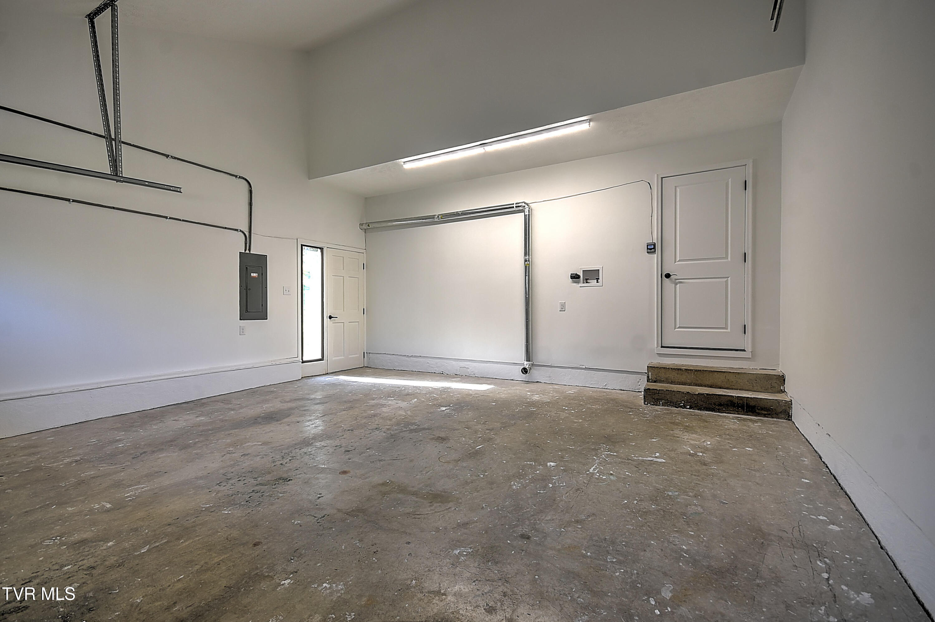 112 Hidden Valley Road Bristol, TN 37620 - Photo 28 of 74 112 Hidden Valley KB-63