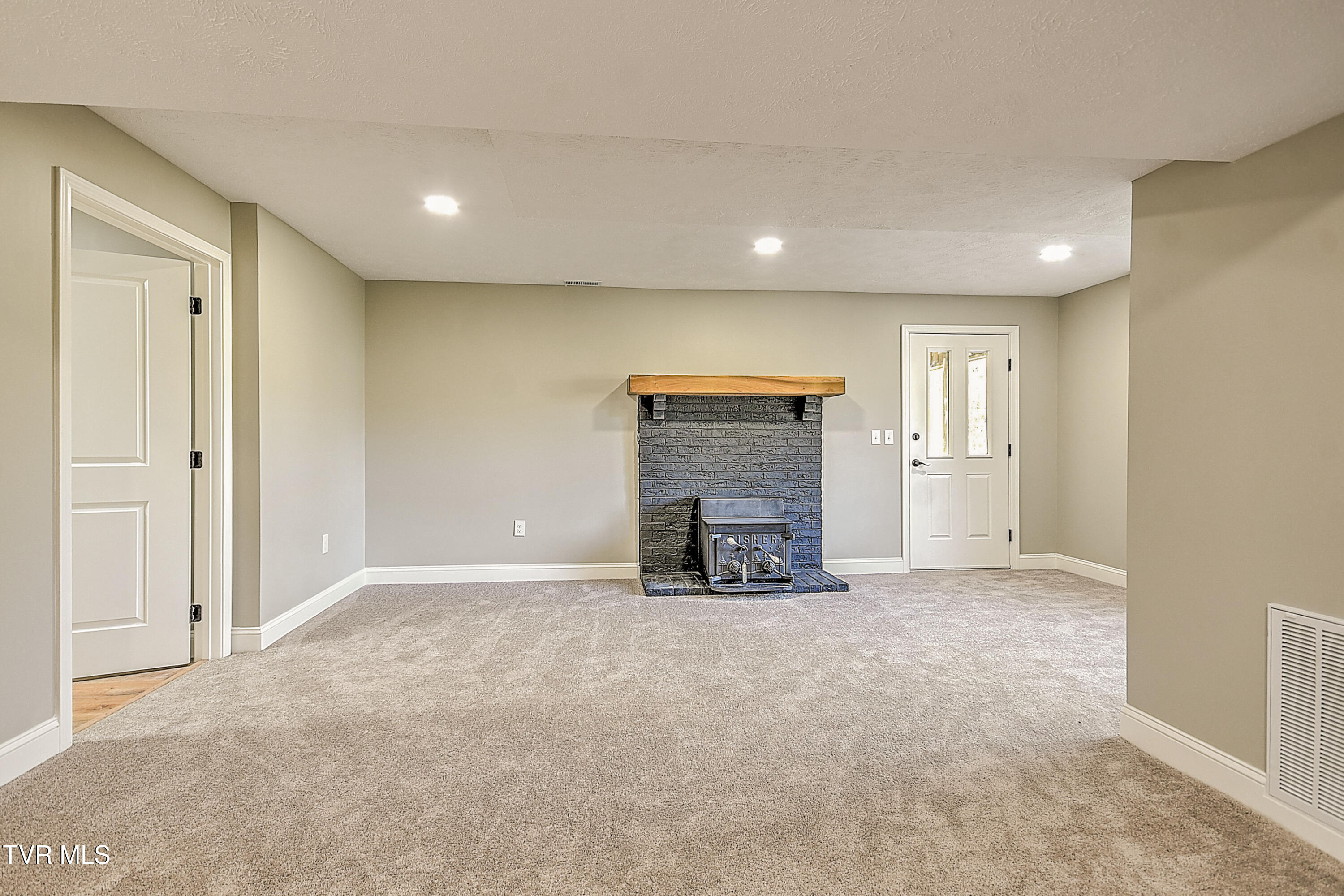 112 Hidden Valley Road Bristol, TN 37620 - Photo 47 of 74 112 Hidden Valley KB-52