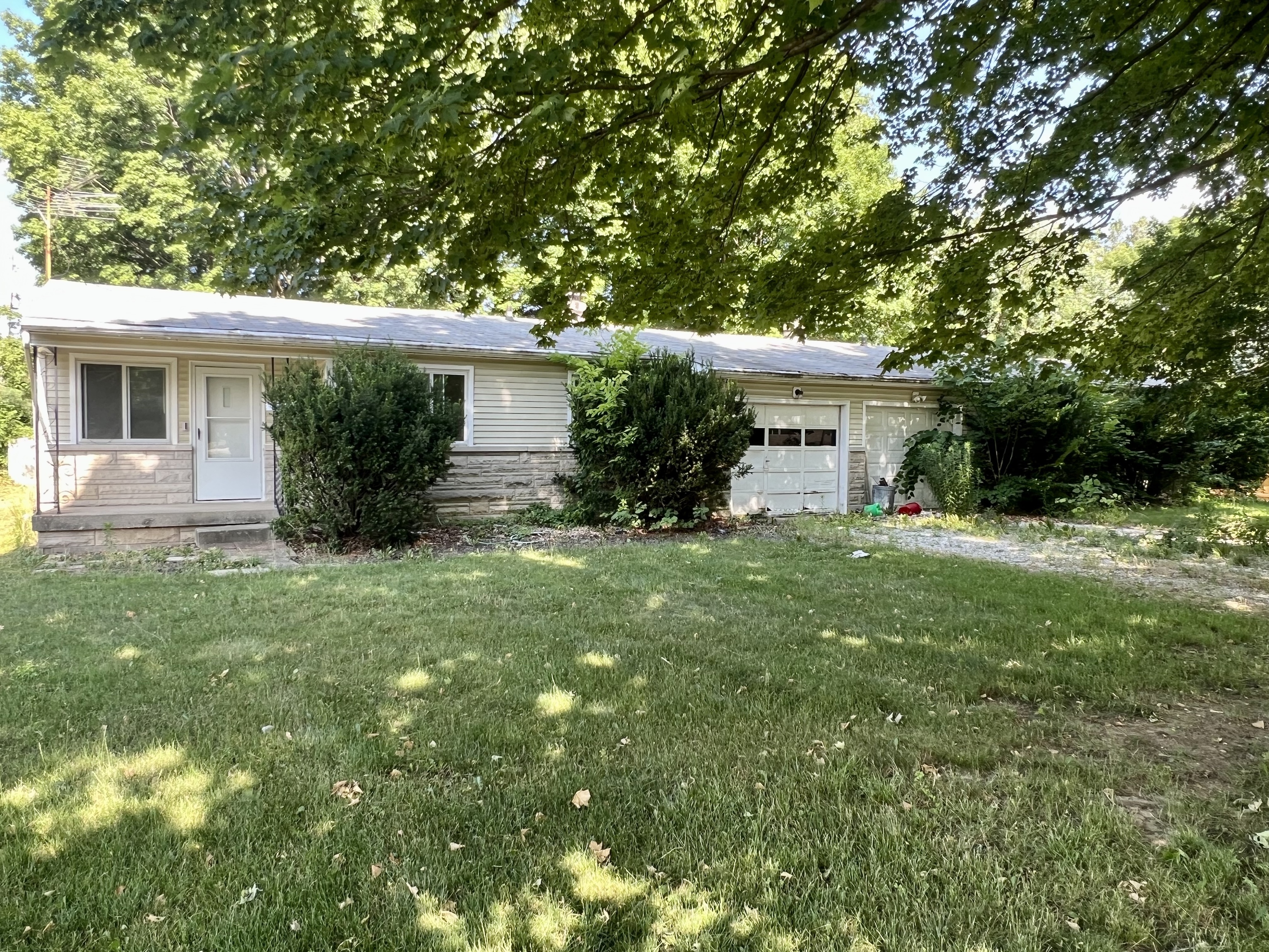 508 Howard Road Greenwood, IN 46142 - Photo 1 of 23 Gallery Image 1