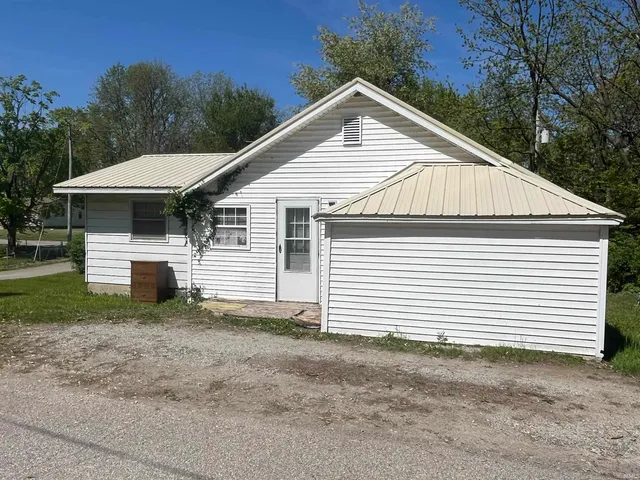 $92,500 | 4915 East White Point Drive, Monticello, IN 47960