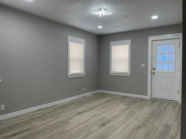 $93,900 | 530 McKeighan Avenue, Flint, MI 48507