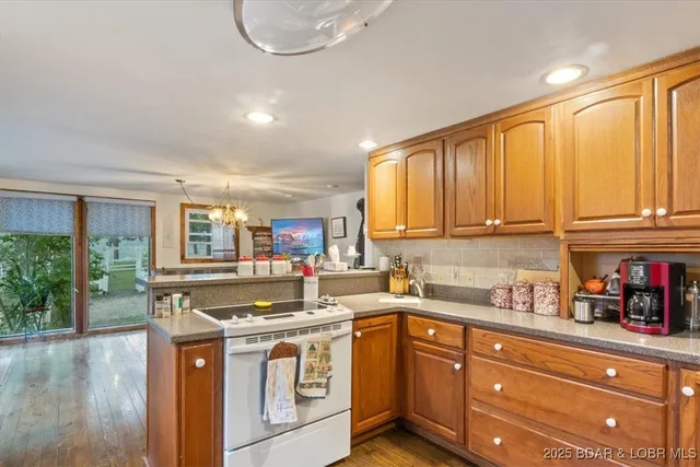 $425,000 | 21975 Highway 5, Versailles, MO 65084