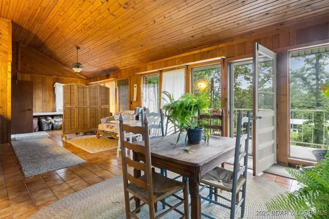 $425,000 | 21975 Highway 5, Versailles, MO 65084