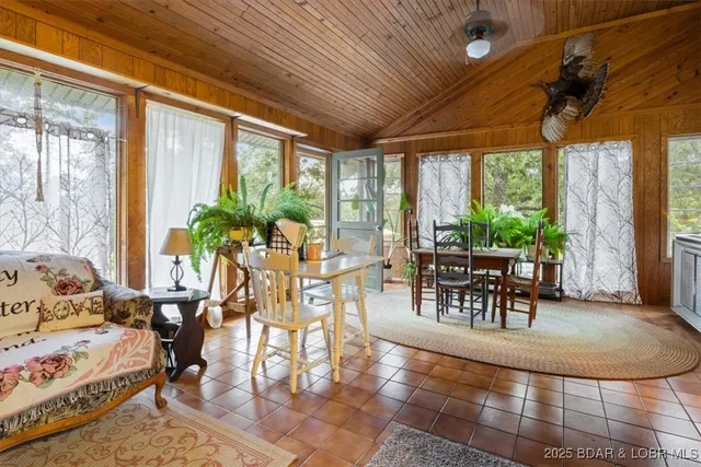 $425,000 | 21975 Highway 5, Versailles, MO 65084