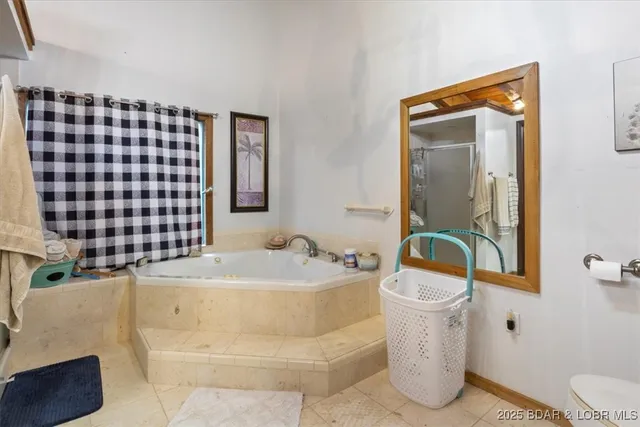 $425,000 | 21975 Highway 5, Versailles, MO 65084