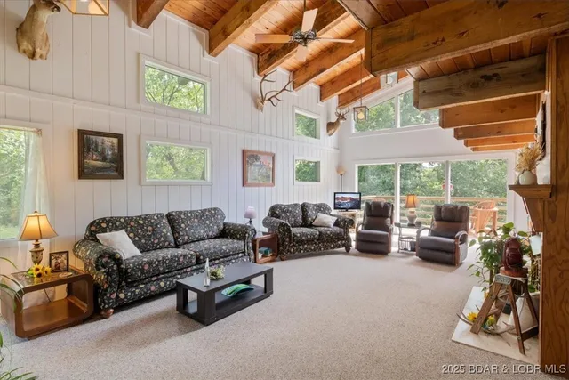 $425,000 | 21975 Highway 5, Versailles, MO 65084