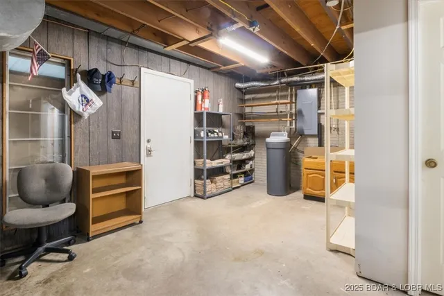 $425,000 | 21975 Highway 5, Versailles, MO 65084