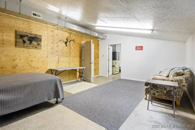 $425,000 | 21975 Highway 5, Versailles, MO 65084