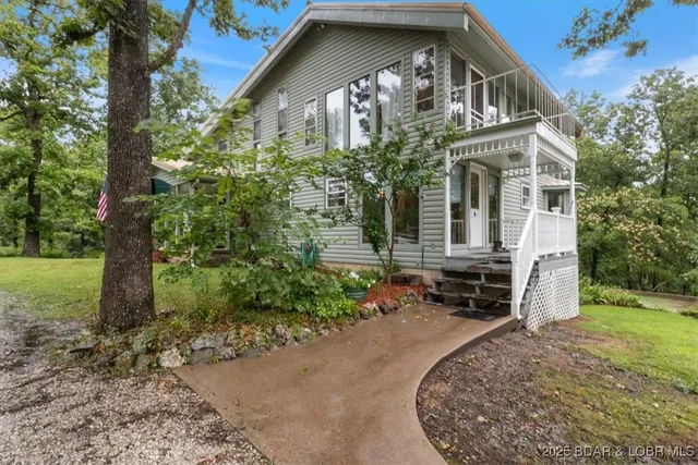 $425,000 | 21975 Highway 5, Versailles, MO 65084