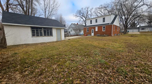 $1,800 | 2215 Welworth Avenue, Rockford, IL 61108