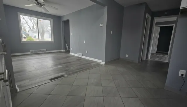 $1,800 | 2215 Welworth Avenue, Rockford, IL 61108