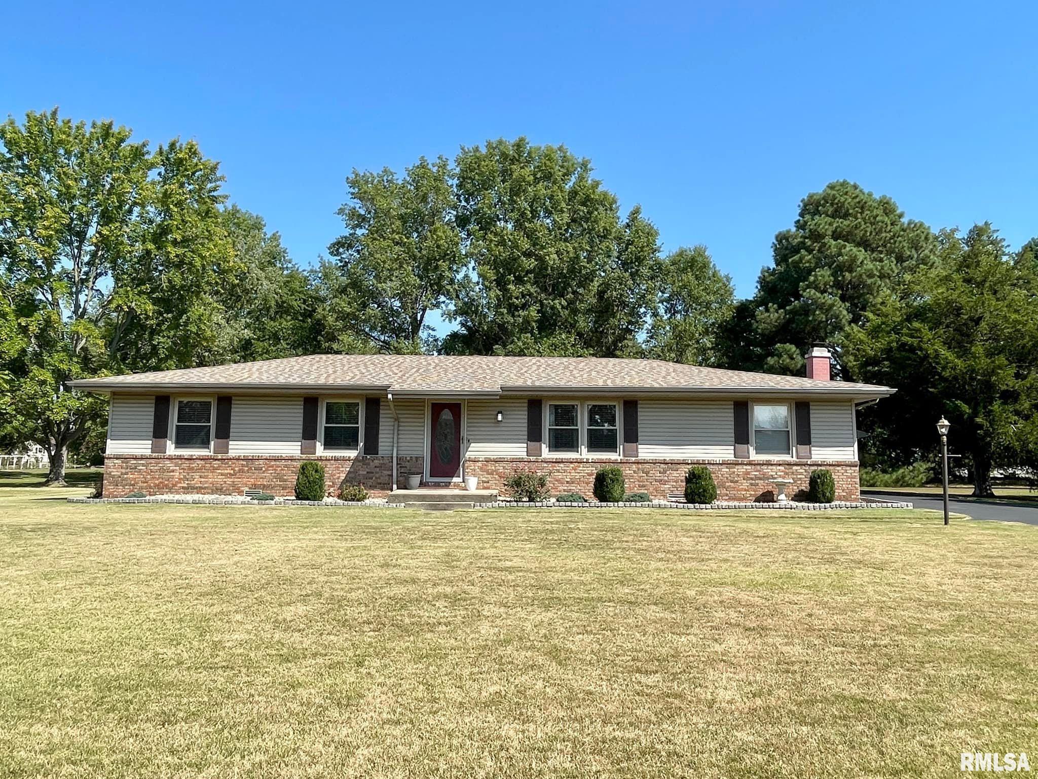 306 Gateway Road Marion, IL 62959 - Photo 1 of 36 Gallery Image 1