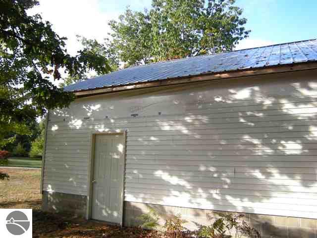 4949 Deerfield Road Kalkaska, MI 49646 - Photo 3 of 8 1697903-2.JPG