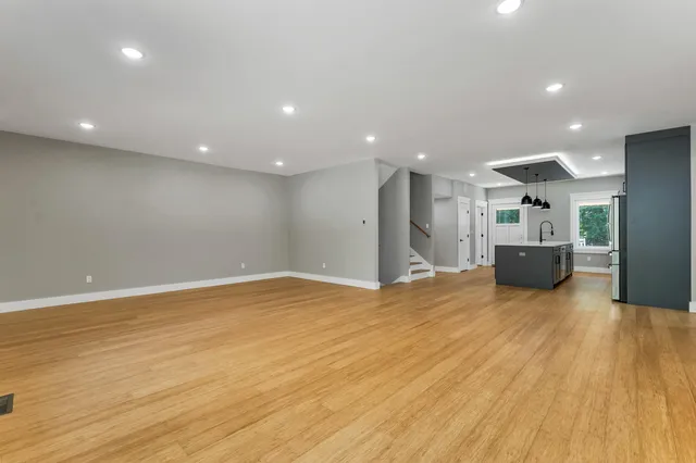 $899,000 | 18 Woodland Grv Road, Conway, NH 03813