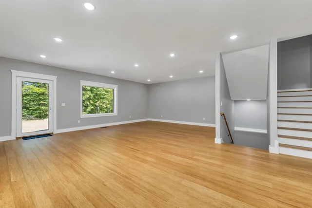 $899,000 | 18 Woodland Grv Road, Conway, NH 03813