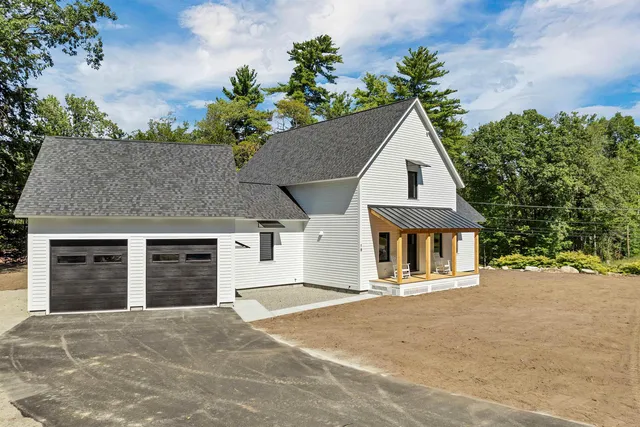 $899,000 | 18 Woodland Grv Road, Conway, NH 03813