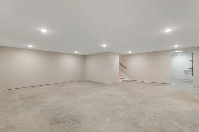 $899,000 | 18 Woodland Grv Road, Conway, NH 03813