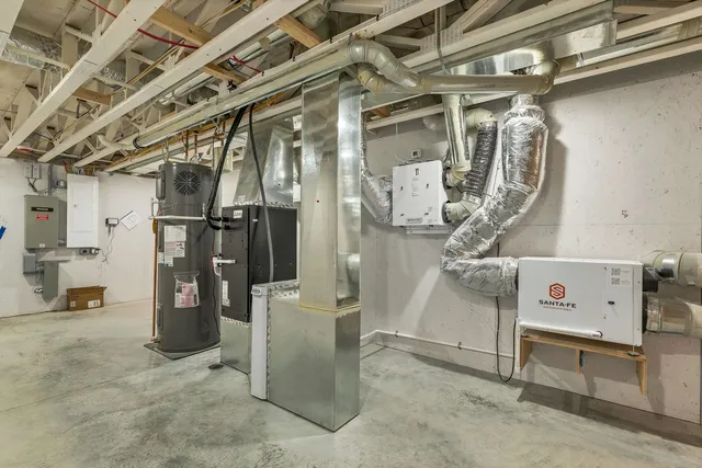 $899,000 | 18 Woodland Grv Road, Conway, NH 03813