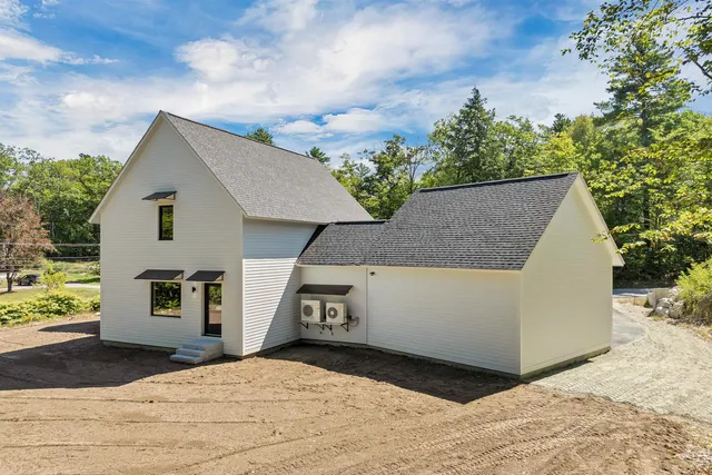 $899,000 | 18 Woodland Grv Road, Conway, NH 03813