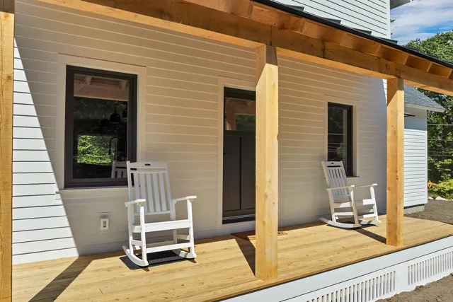 $899,000 | 18 Woodland Grv Road, Conway, NH 03813