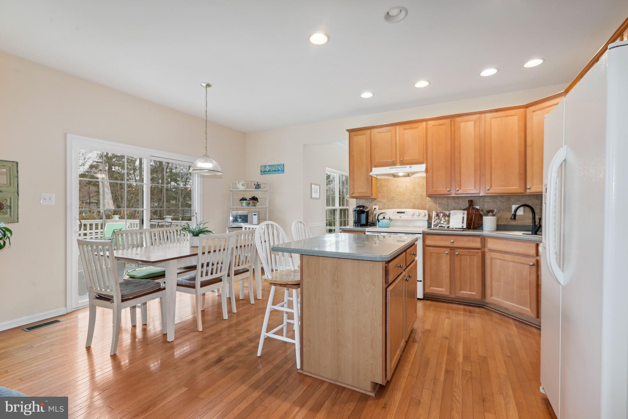 24834 Rivers Edge Road Millsboro, DE 19966 - Photo 10 of 39 Eat-In Kitchen