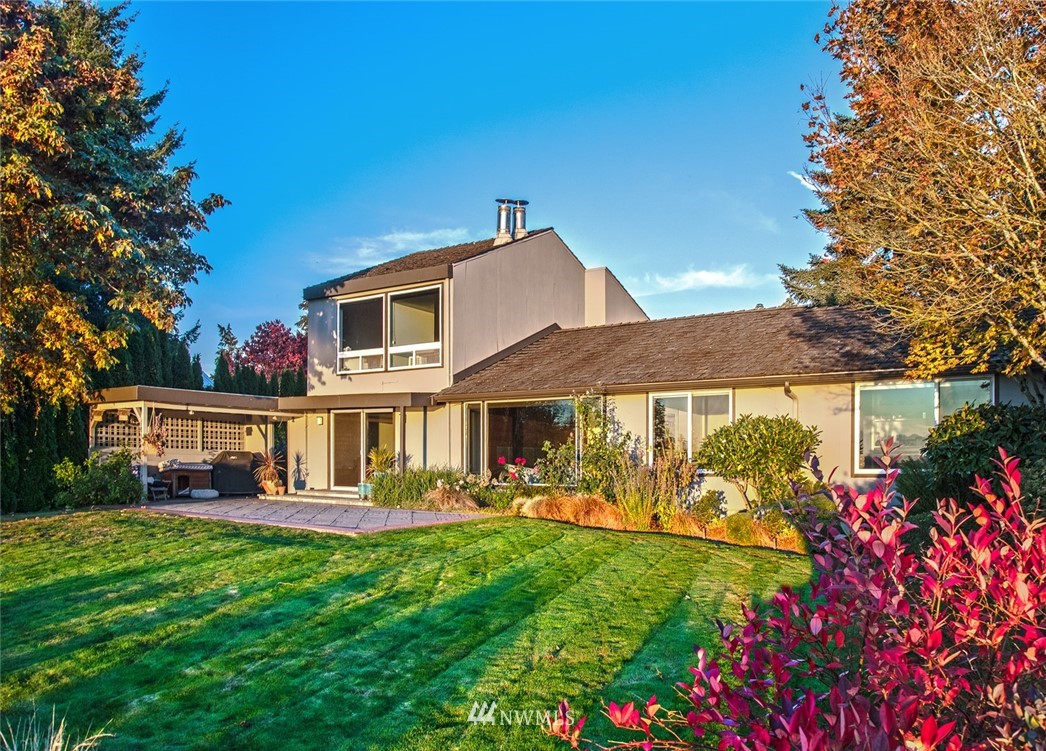 2227 Evergreen Point Road Medina, WA 98039 - Photo 15 of 27