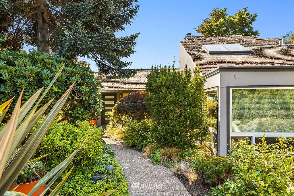 2227 Evergreen Point Road Medina, WA 98039 - Photo 16 of 27