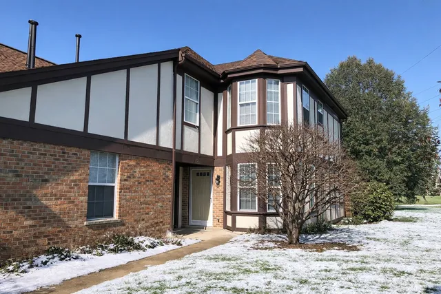 $235,000 | 181 Lawn Court, Buffalo Grove, IL 60089