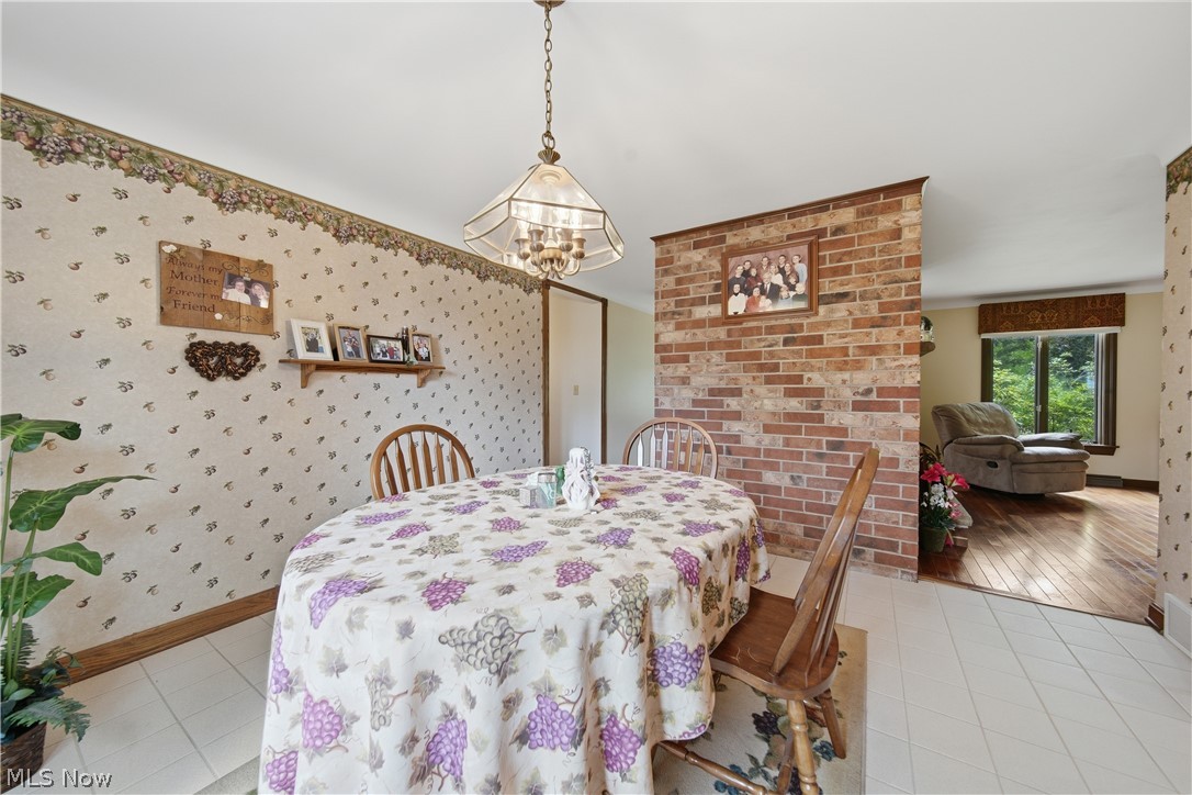 6118 Wiclif Road Northeast Canton, OH 44721 - Photo 9 of 48