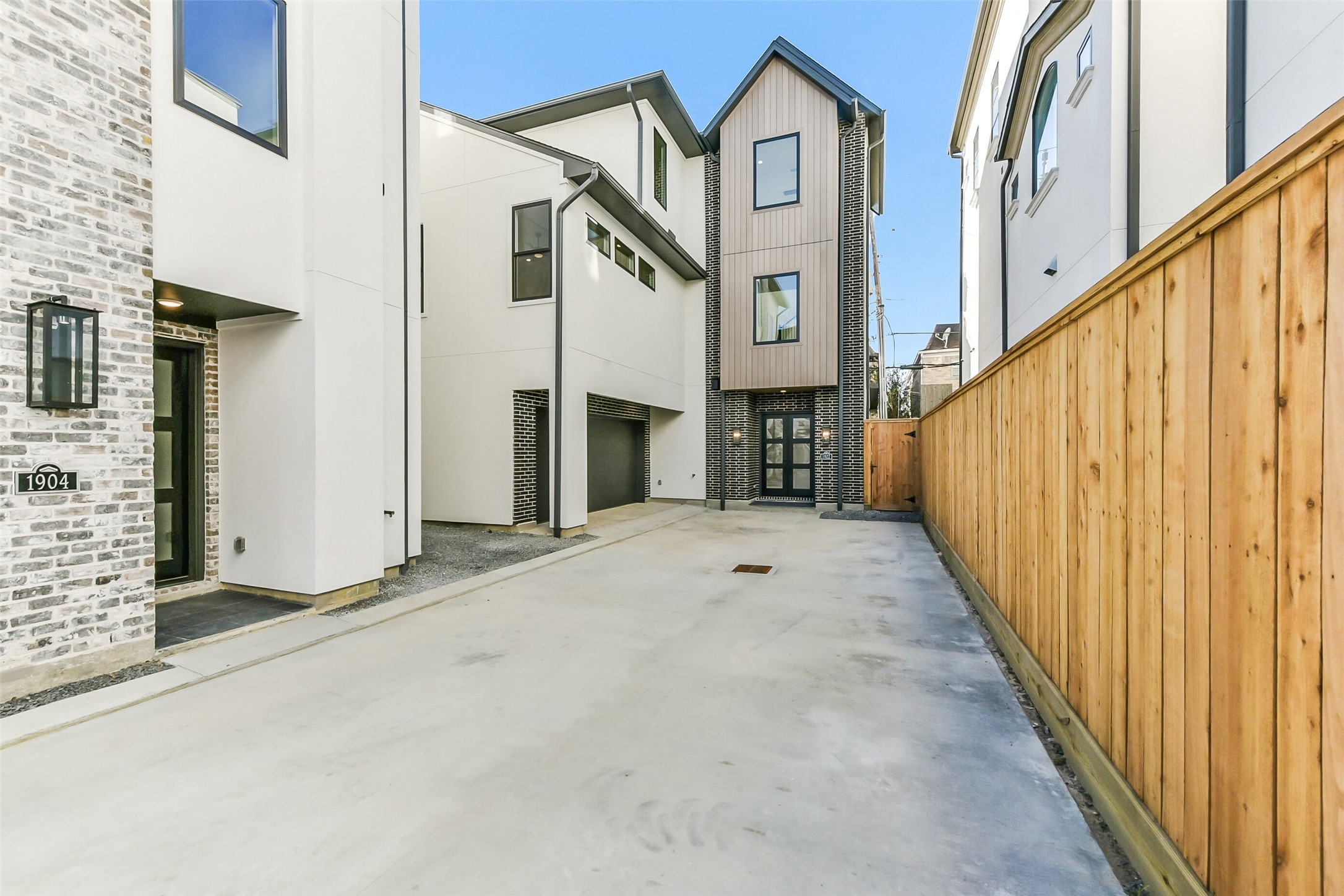 1902 Nantucket Drive Houston, TX 77057 - Photo 3 of 50