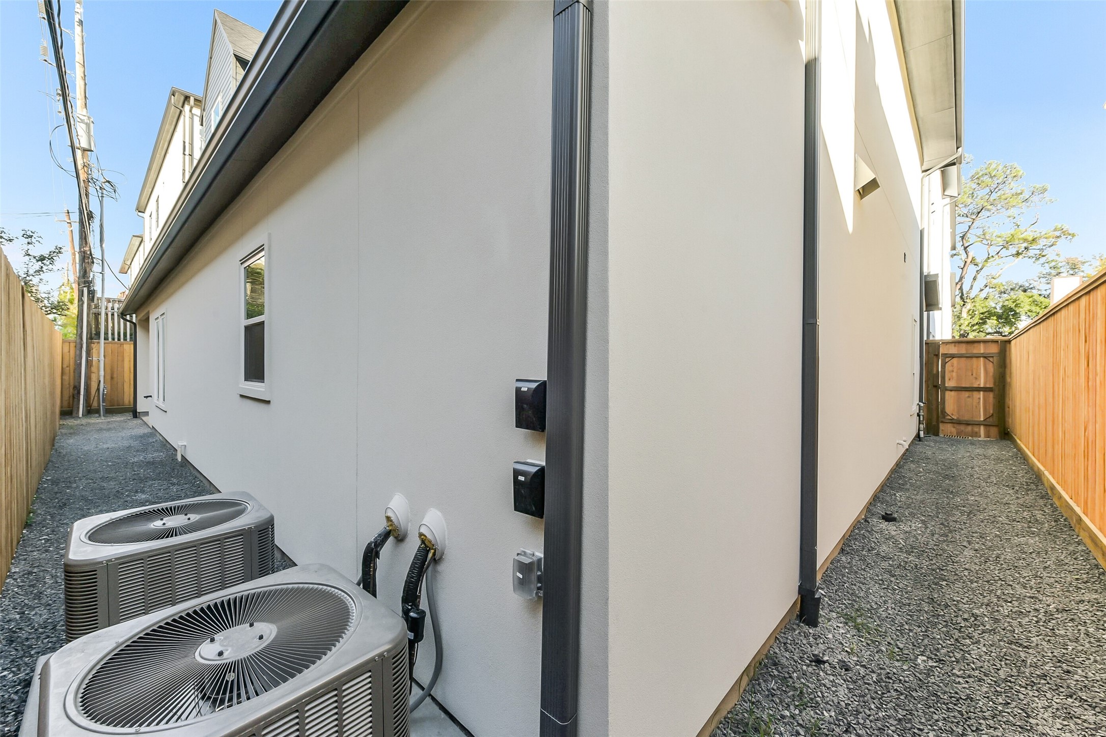 1902 Nantucket Drive Houston, TX 77057 - Photo 8 of 50 a bathroom with a toilet a sink and a mirror