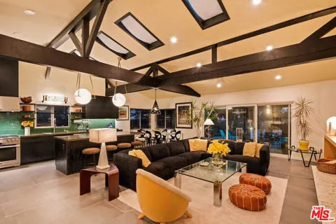 $2,699,000 | 5549 Senford Avenue, Los Angeles, CA 90056